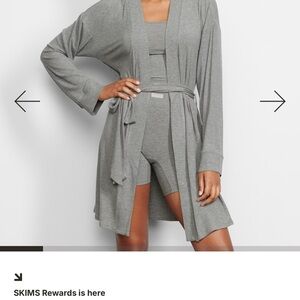 SKIMS Women's Gray  robe